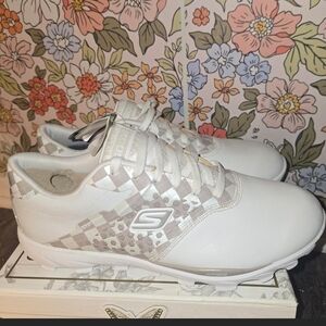 👟Skechers Women's White Golf Shoes